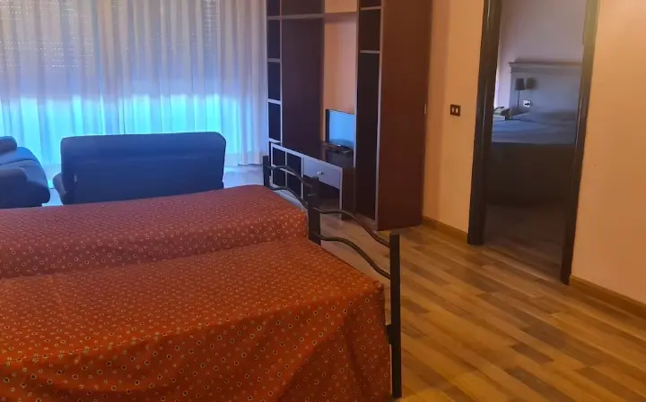 Basic Ensuite Double room (full double bed)