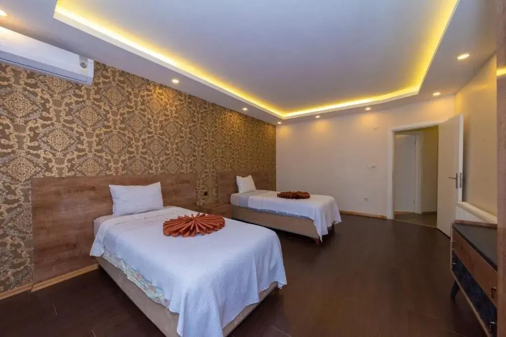 3 Bedrooms Apartment