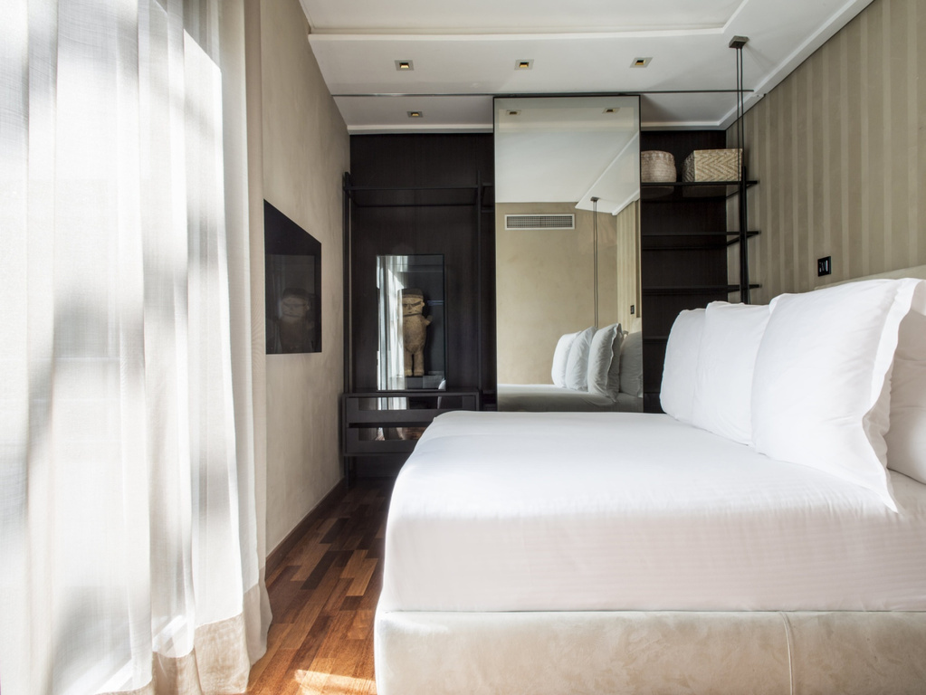 Grand Double Suite, bed type is subject to availability, full double bed room photo 1