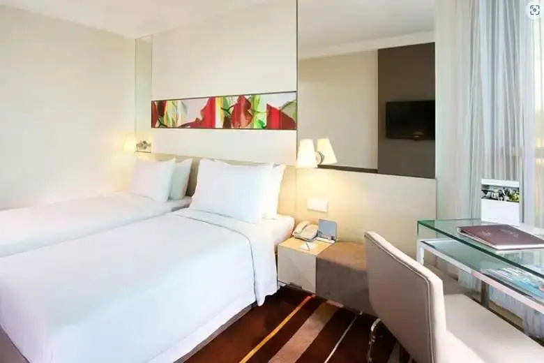 The Royal Pacific Hotel & Towers - Chambres