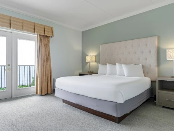 Double Suite with bay view (full double bed)