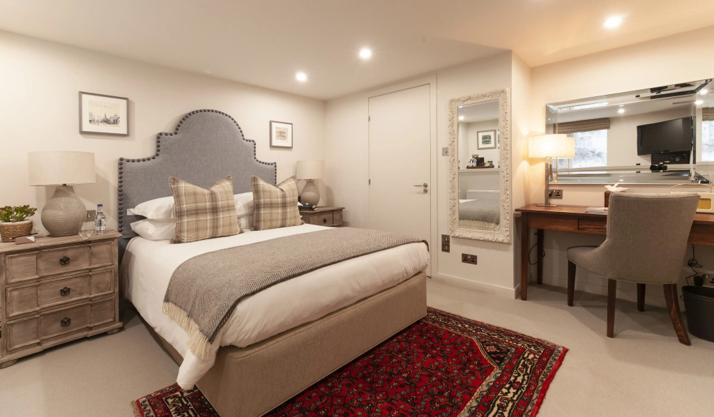 Superior Double room (full double bed)