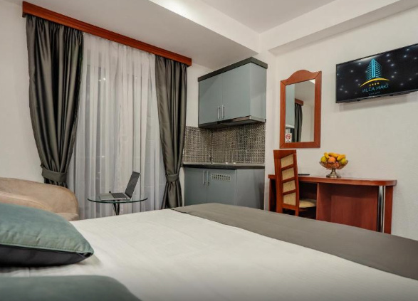 Double room with balcony (full double bed)