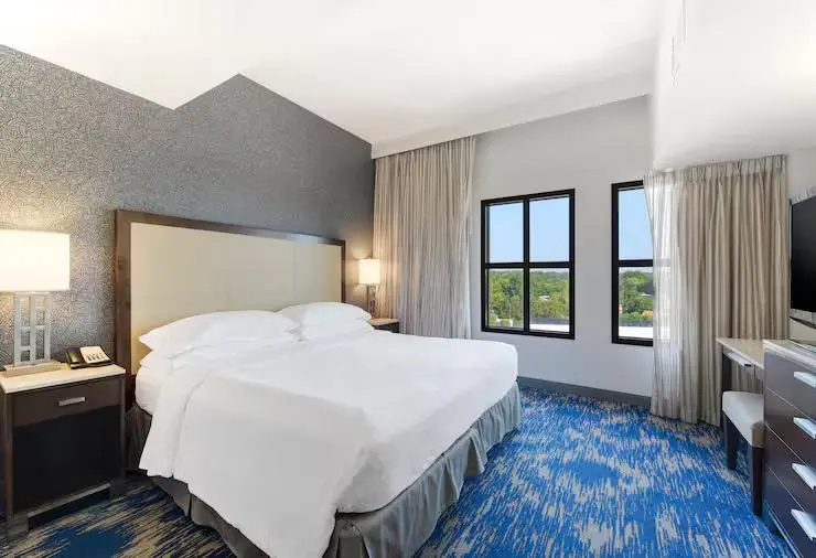 Embassy Suites by Hilton Alexandria Old Town - Chambres