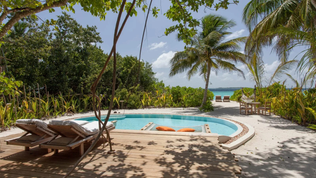 Люкс with Pool Crusoe в Soneva Fushi
