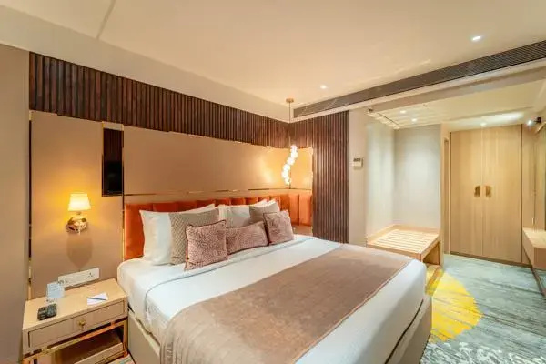 Double Suite (full double bed)