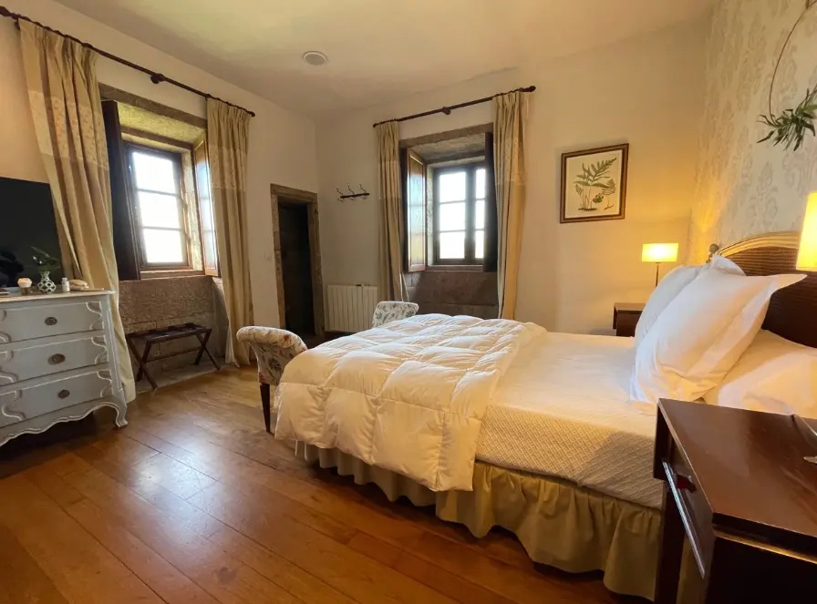 3 Double room (full double bed)