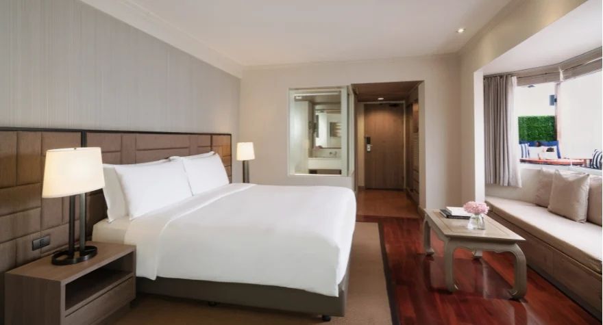 Двухместный люкс Avani Corner с видом на сад двуспальная кровать в Avani Pattaya Resort