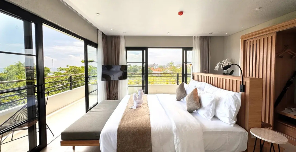 Deluxe Double room with ocean view (full double bed)
