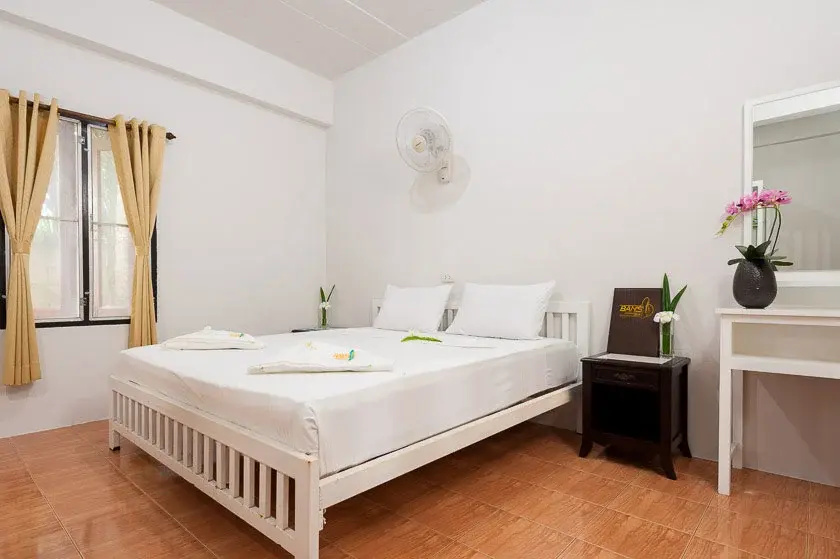 Standard Double room with garden view (full double bed)