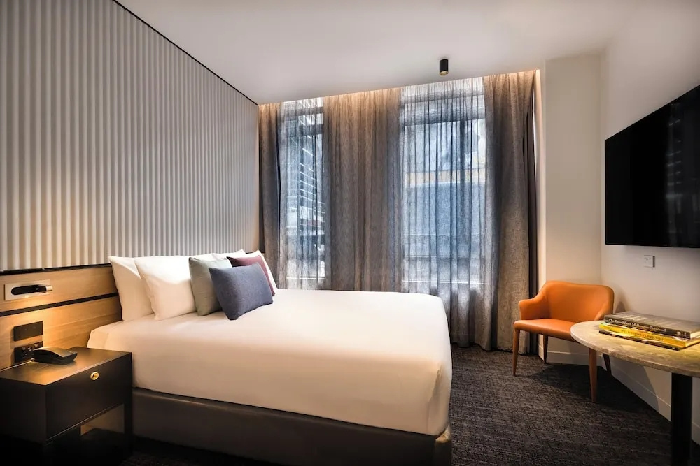Junior Urban Double room (full double bed)