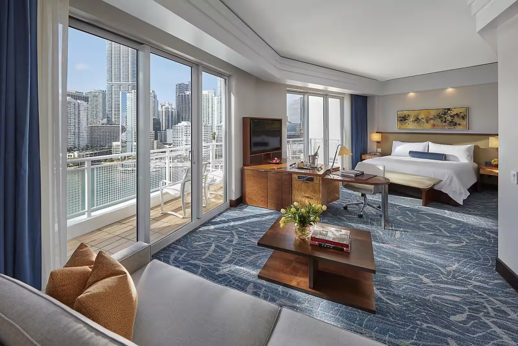 Double Junior Suite with bay view (full double bed)