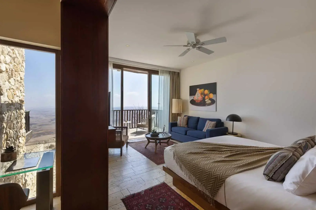 Crater View Double room with balcony (full double bed)