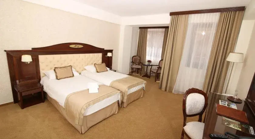 4* Double room (twin beds)