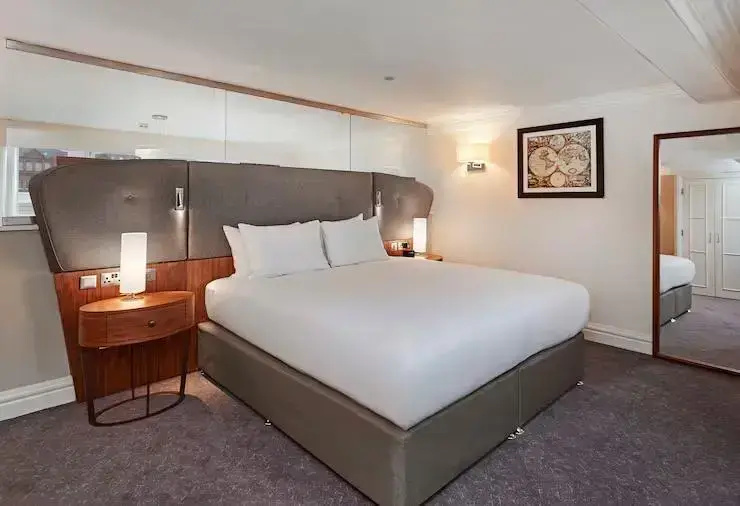 Mezzanine Double Suite full double bed