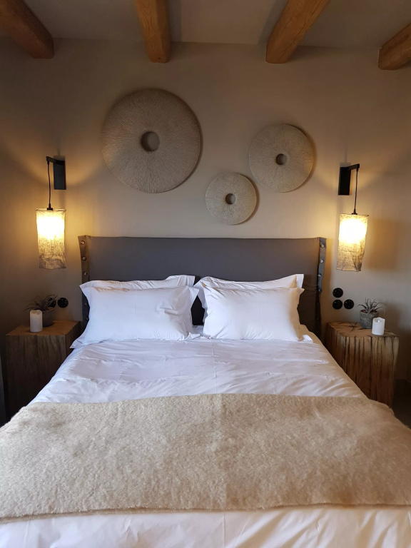 Double room (full double bed)