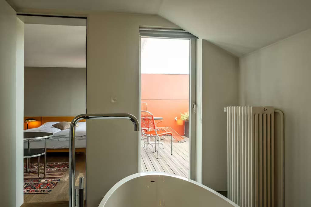 Double Junior Suite River (full double bed)