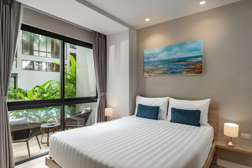 Grand Deluxe Pool Terrace Double Suite (full double bed)