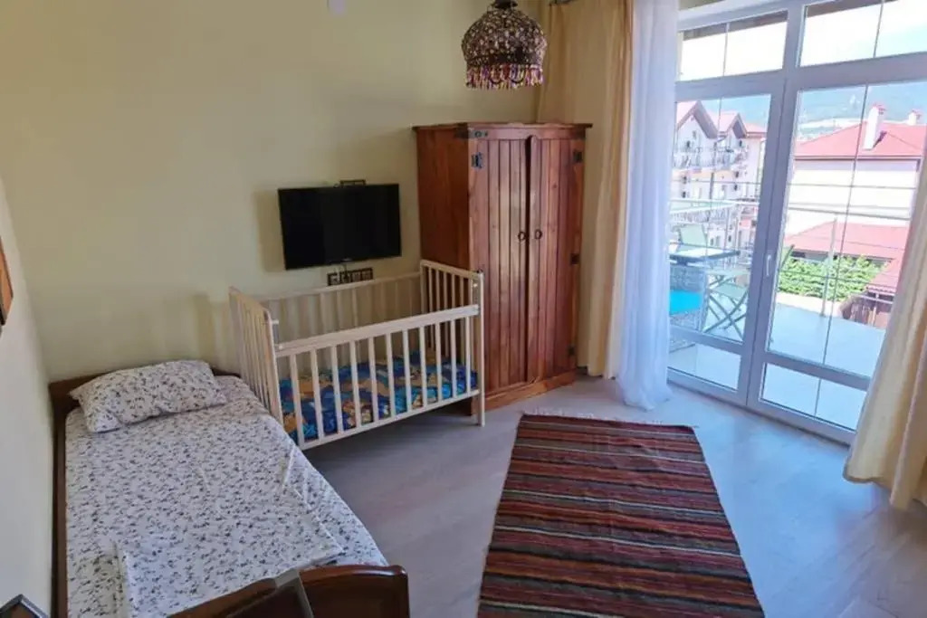 Кабардинка: Гостевой дом Дом в кедровой роще