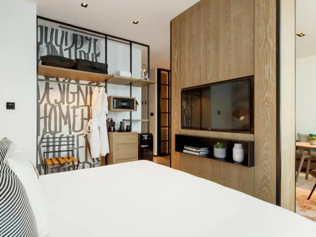 Double Studio full double bed