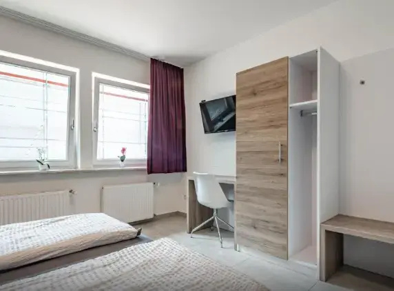 Double room (full double bed)