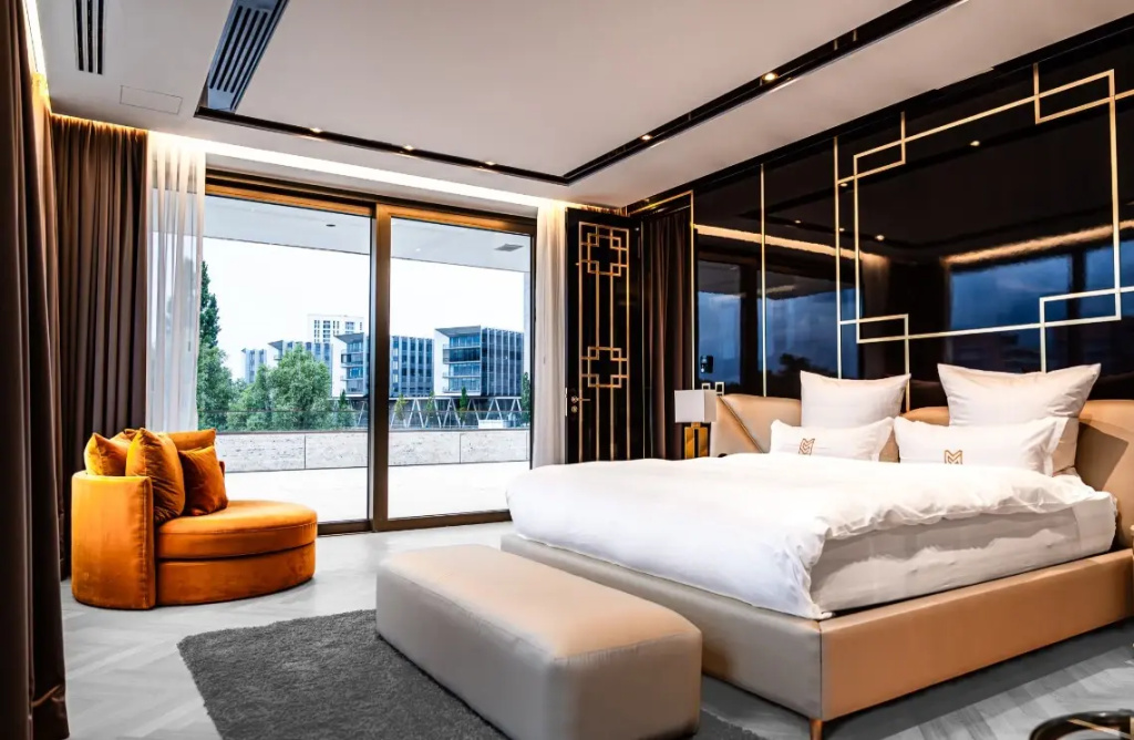 Mega Suite