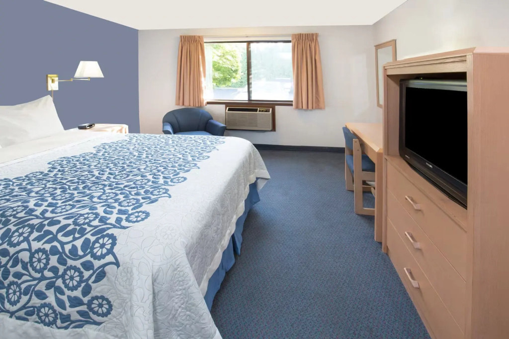 Double Suite (full double bed)