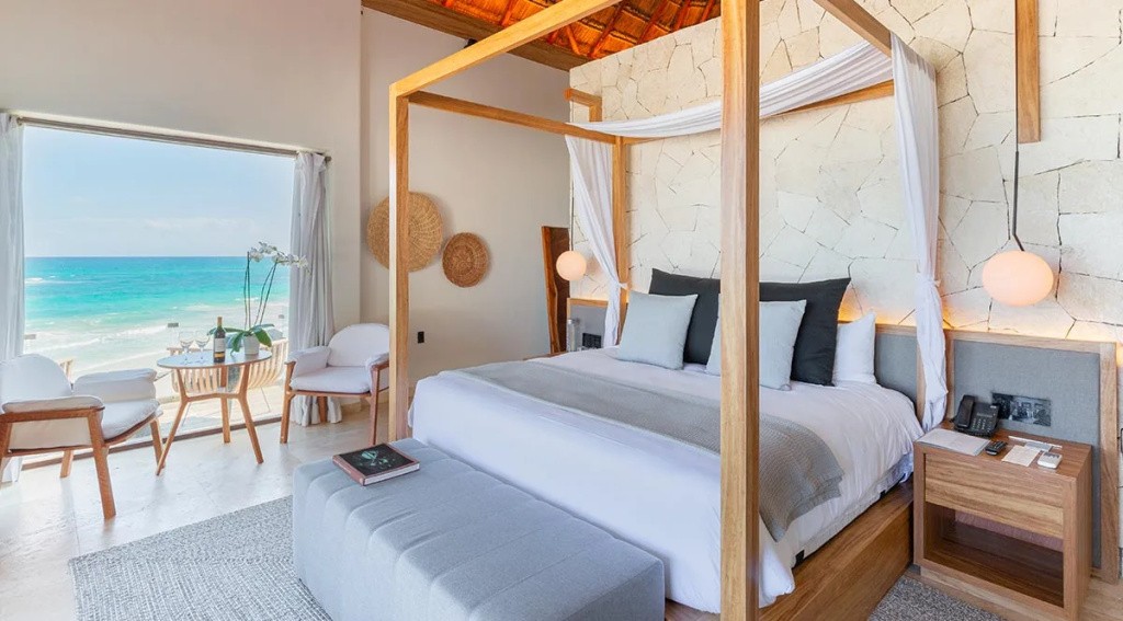 Double Suite oceanfront (full double bed)