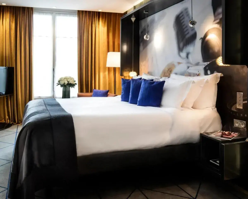 Deluxe Connecting Double room (full double bed)