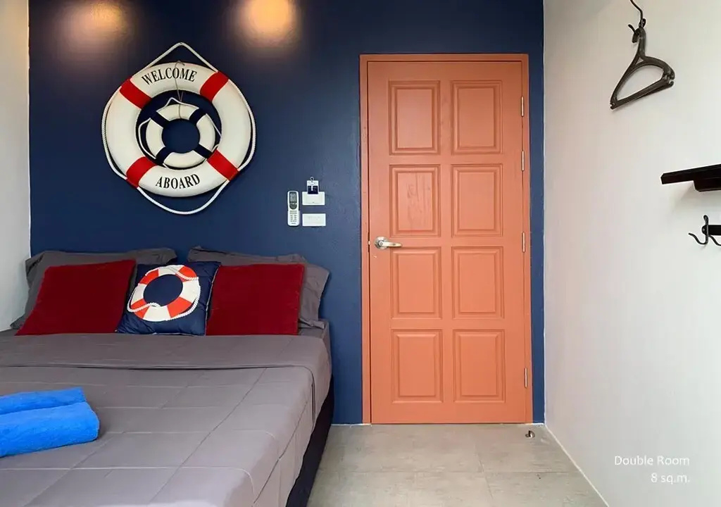 Small Double room (full double bed)