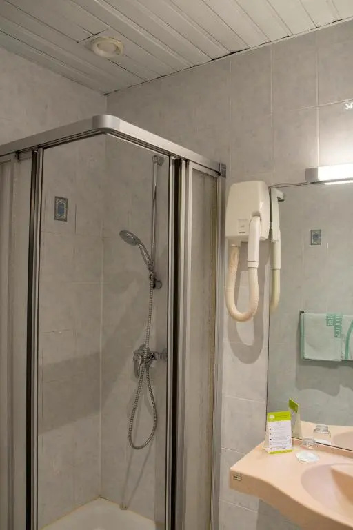 Hôtel Terminus Montparnasse 129