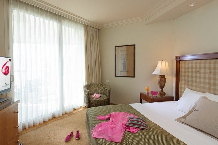 Люкс Honeymoon с балконом в Hotel Aria