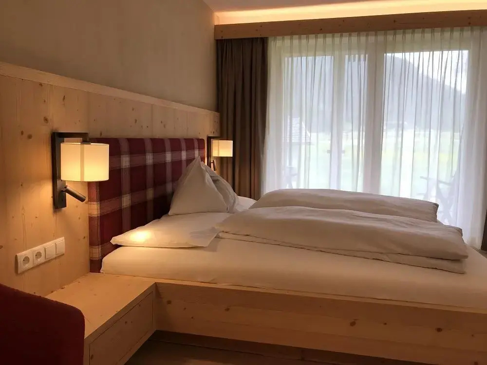 Croda Rossa Double room (full double bed)