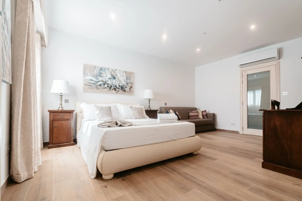 Casa Violetta - Violetta Double Suite (full double bed)