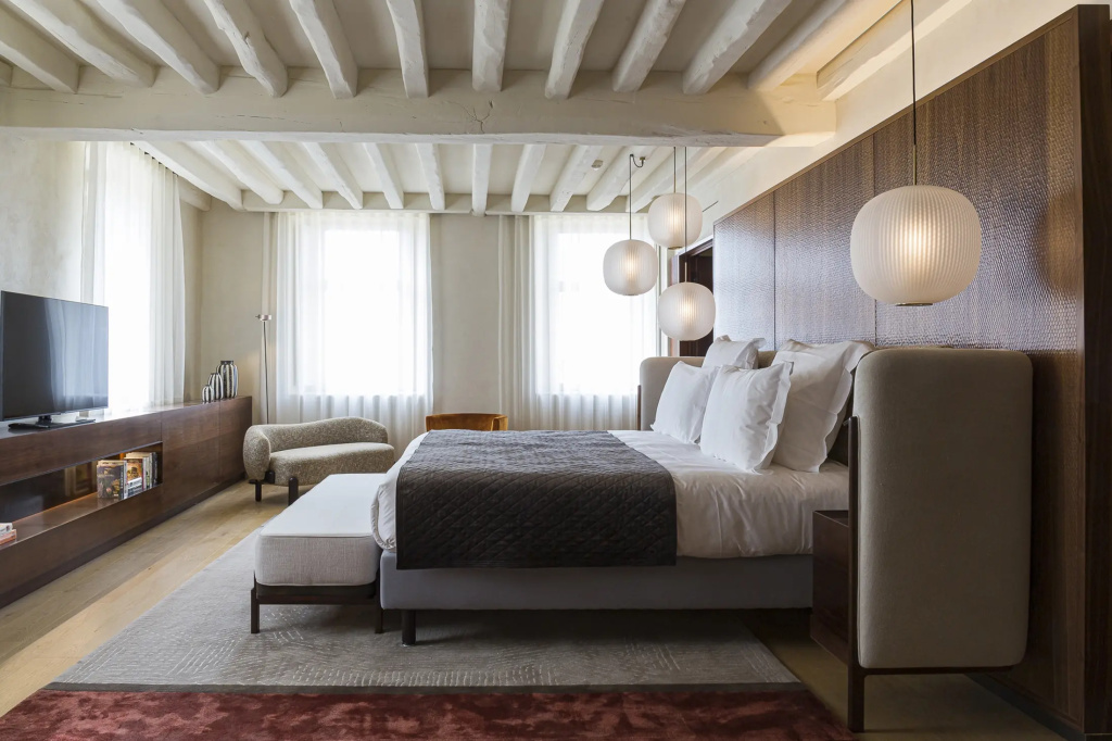 Prestige Double Suite (full double bed)