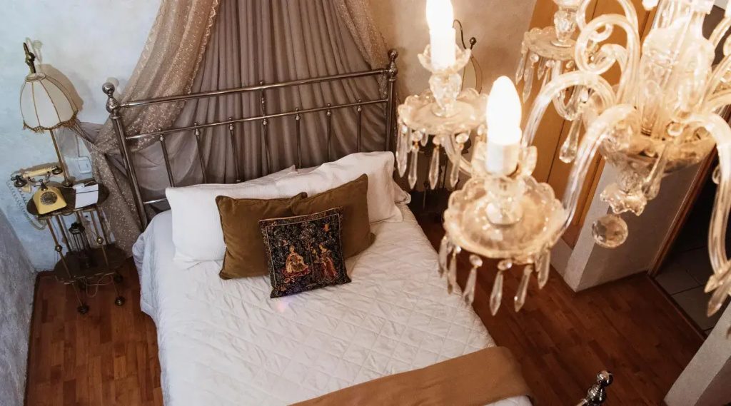 Standard Plus Double Suite (full double bed)