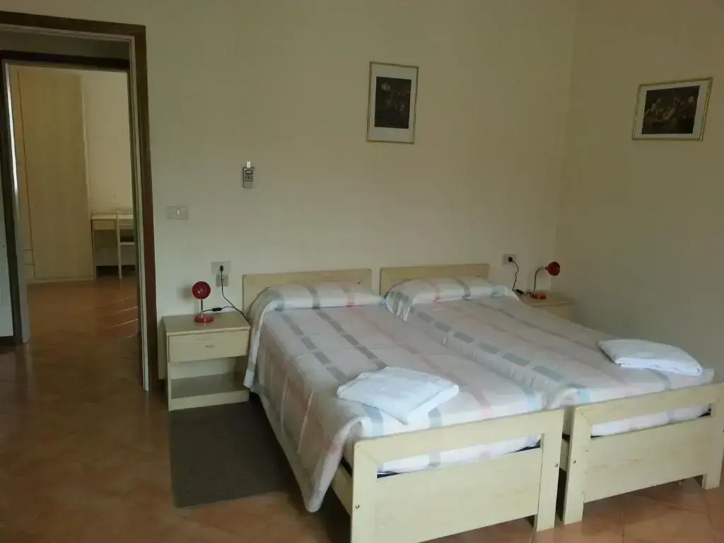 2 Bedrooms Quadruple Apartment