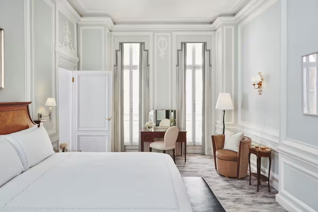 Claridge’s Double Suite (full double bed)
