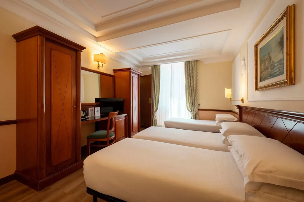 Quadruple room with view