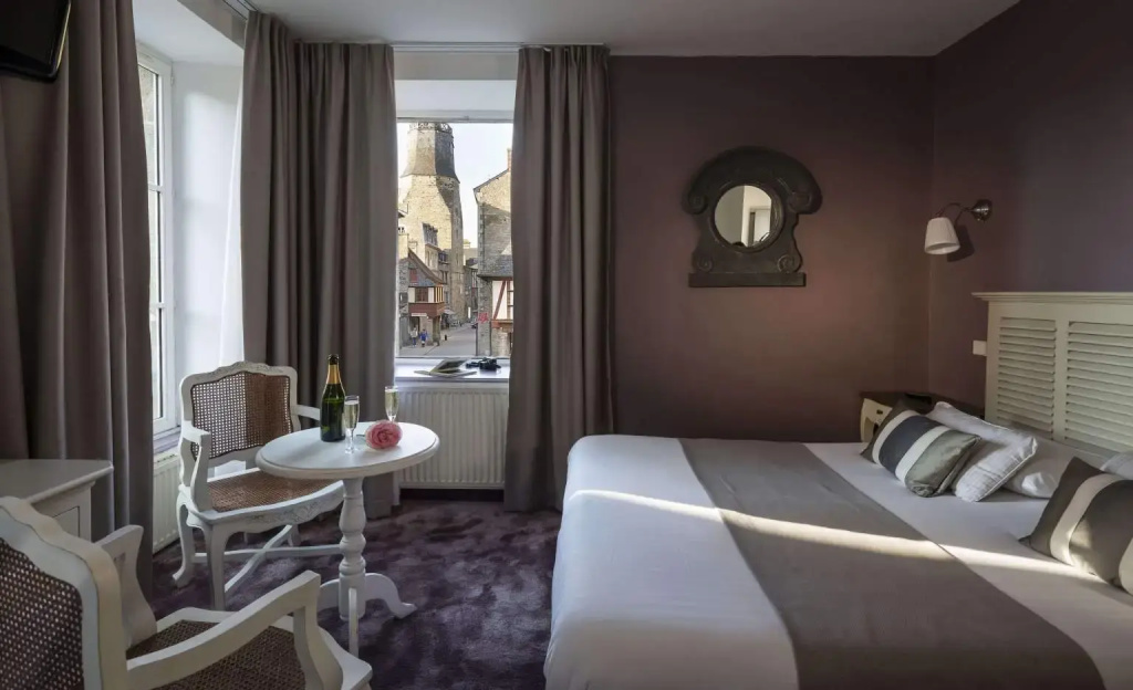 Standard Double room (full double bed)