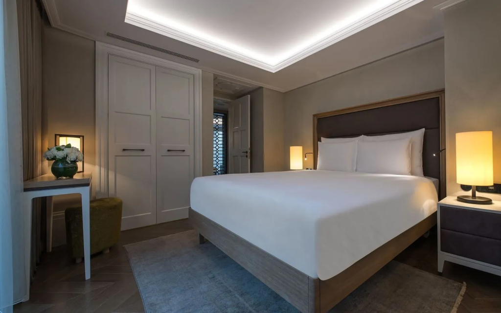Rooftop Terrace Double Suite full double bed