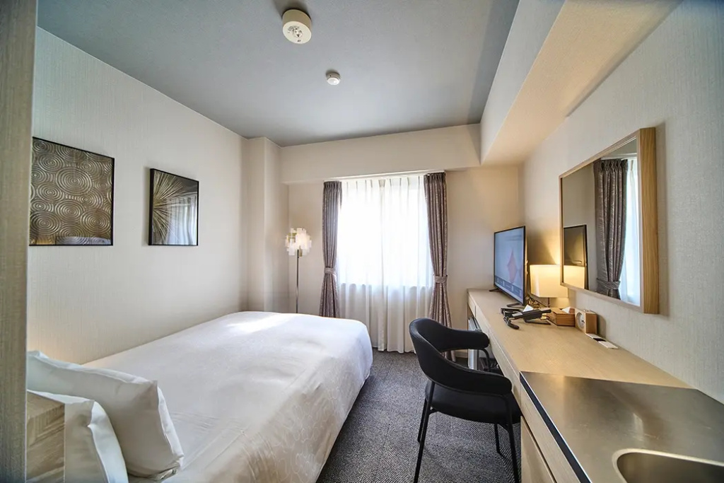 Double room (full double bed)