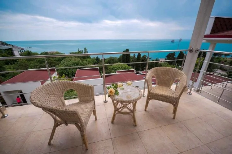 Balcony & Terrace