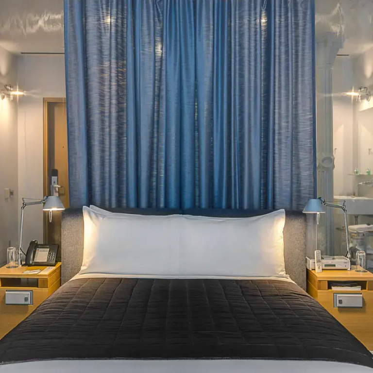 Double Loft (full double bed)