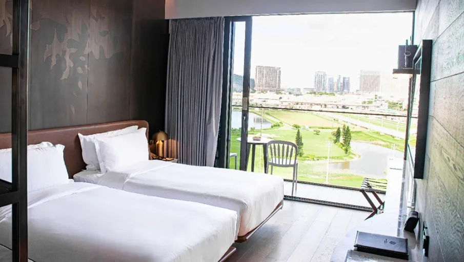 Premium Cotai Double room with balcony (twin beds)