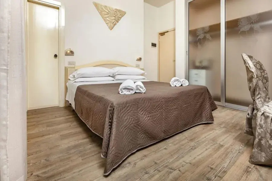 Superior Double room with sea view (full double bed)
