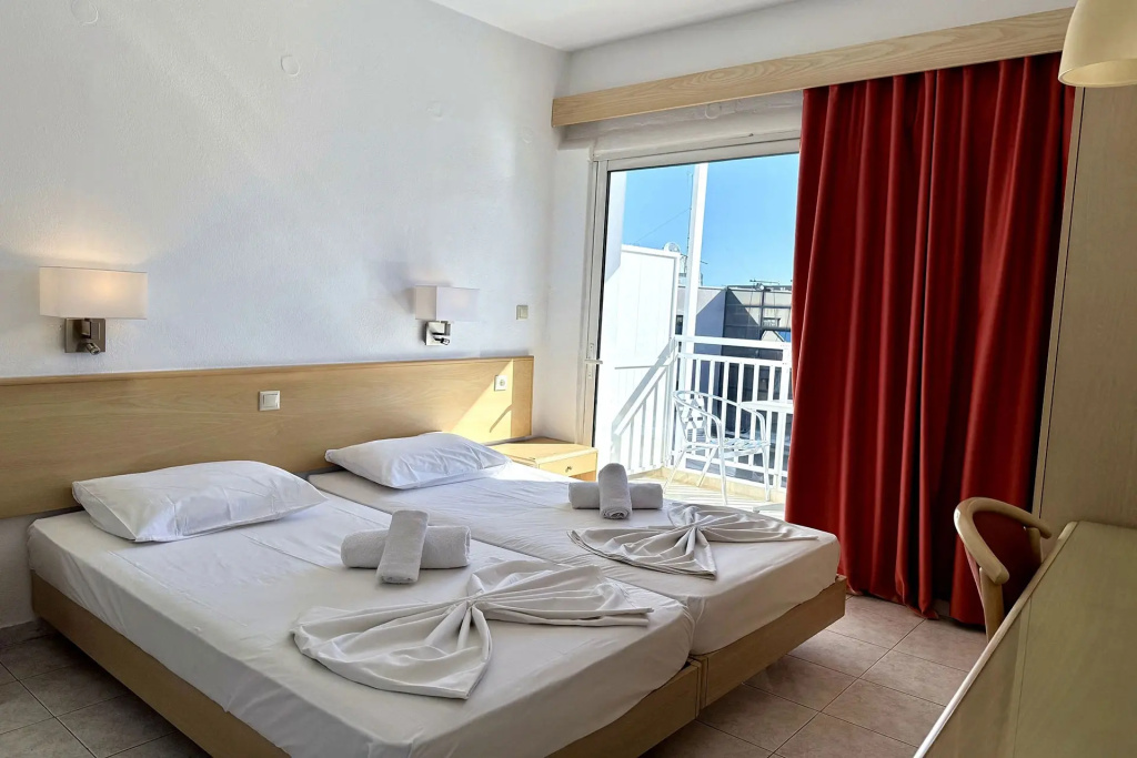 Standard Double room with balcony (twin beds)