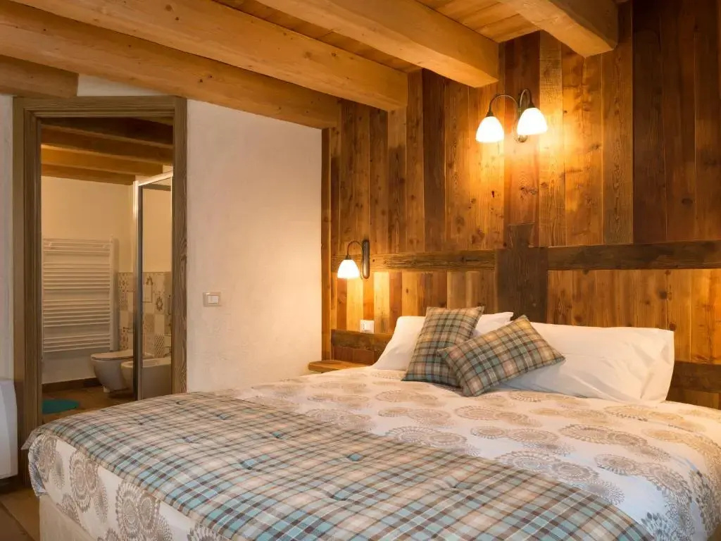 2 Bedrooms Attic Apartment with balcony