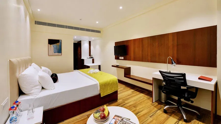 Deluxe Double room (full double bed)