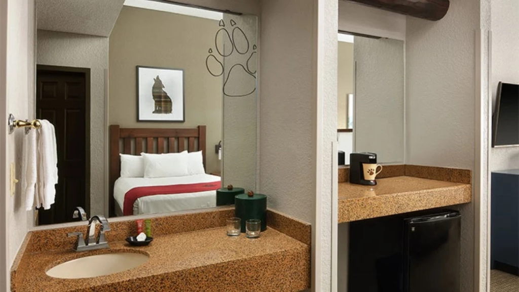 Double Suite (full double bed)